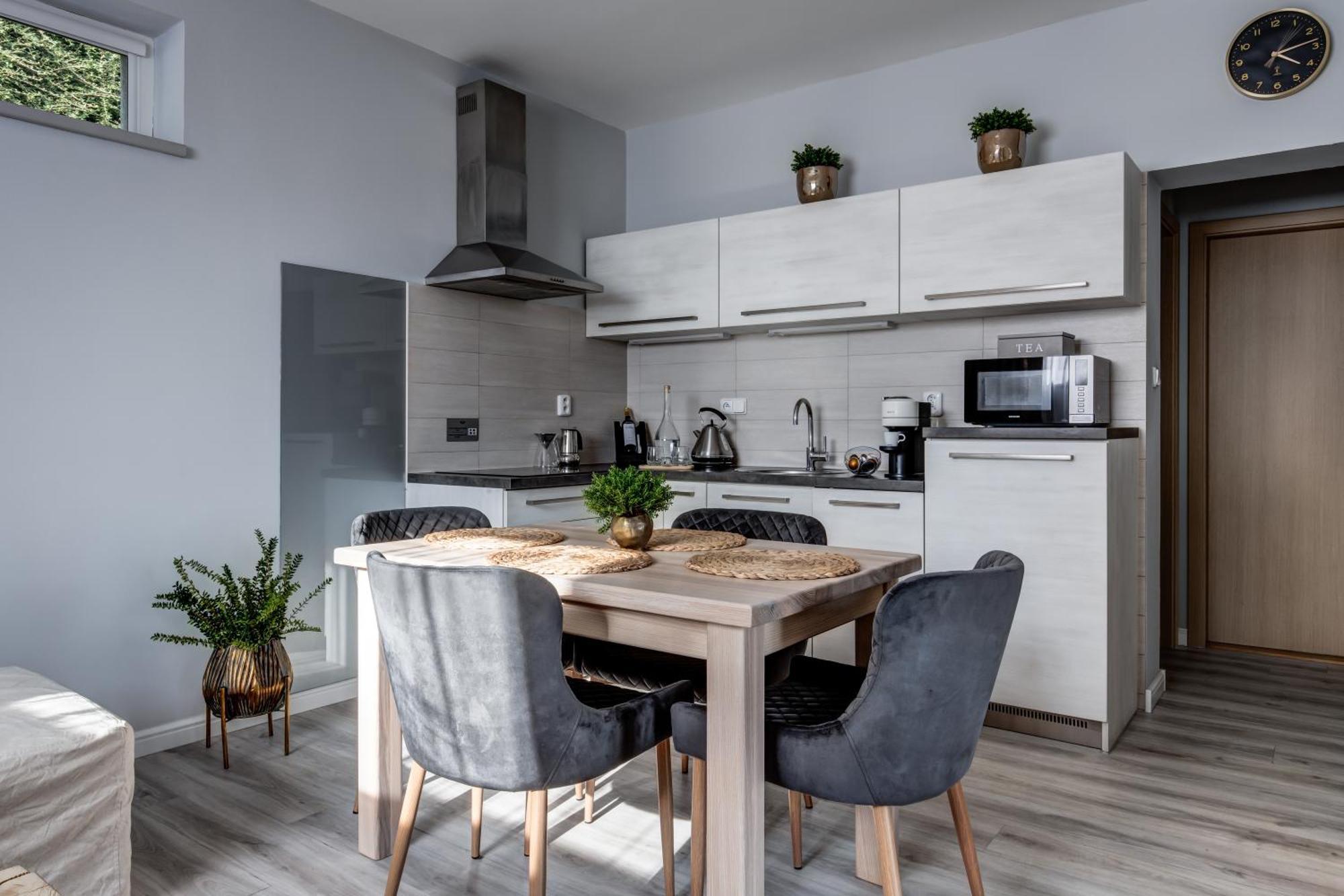 Wellness Apartmany Cesky Raj & Biokolna Lomnice nad Popelkou Extérieur photo